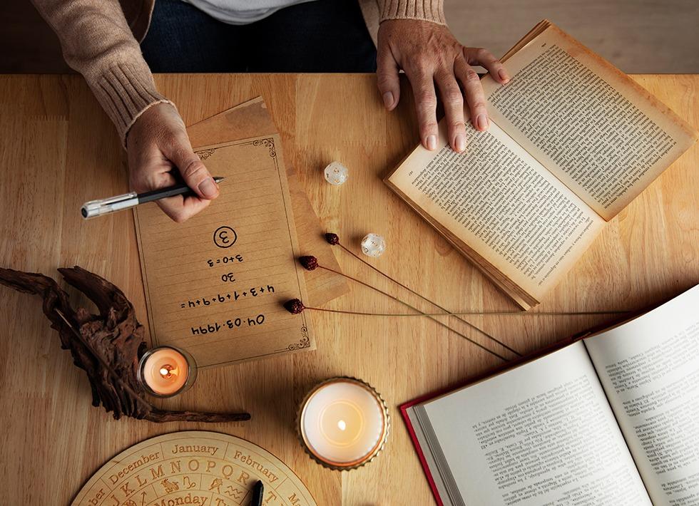 Daily Astrology Tips: How to Navigate Your Day with Cosmic Insight